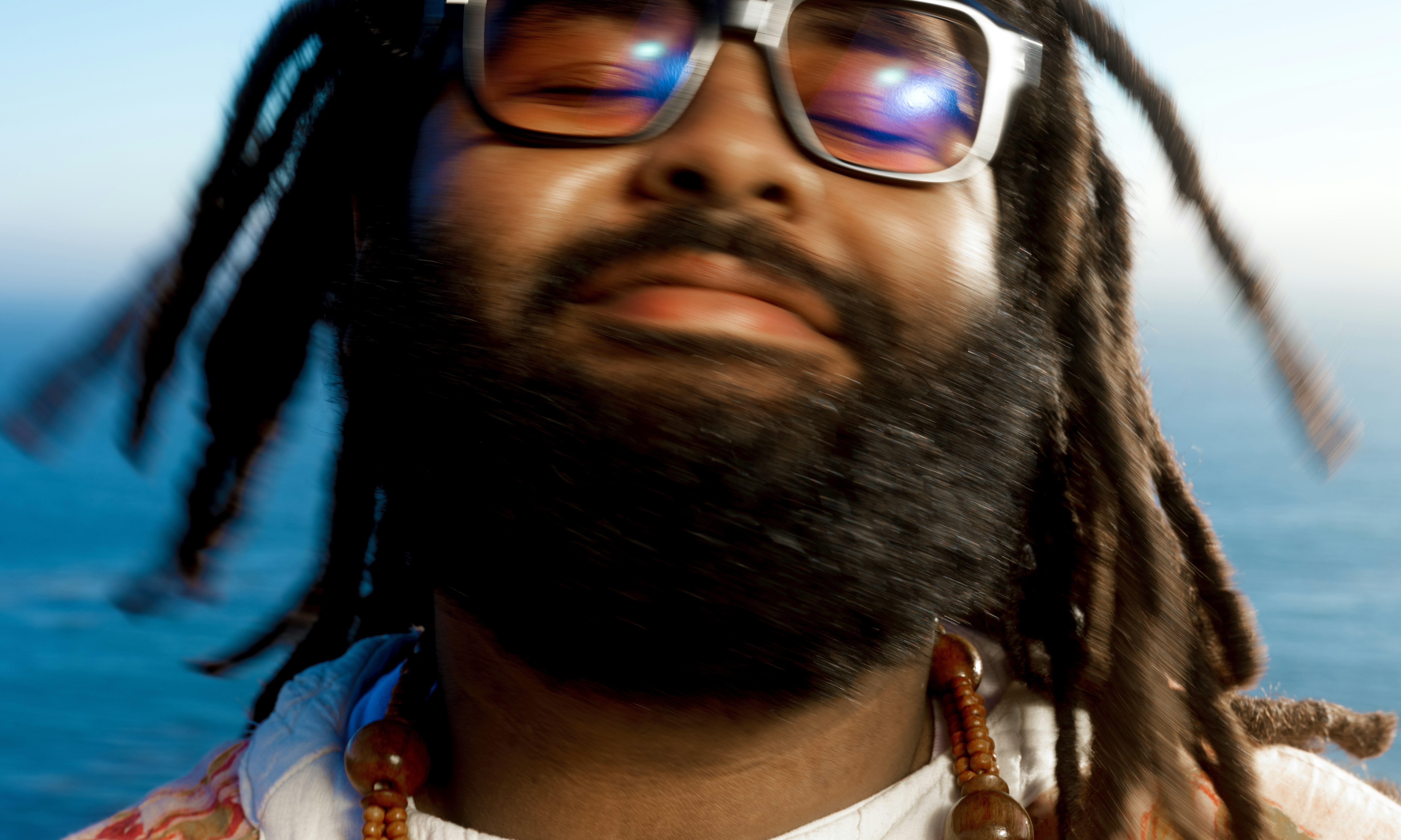 Elmiene: Intimate Performance