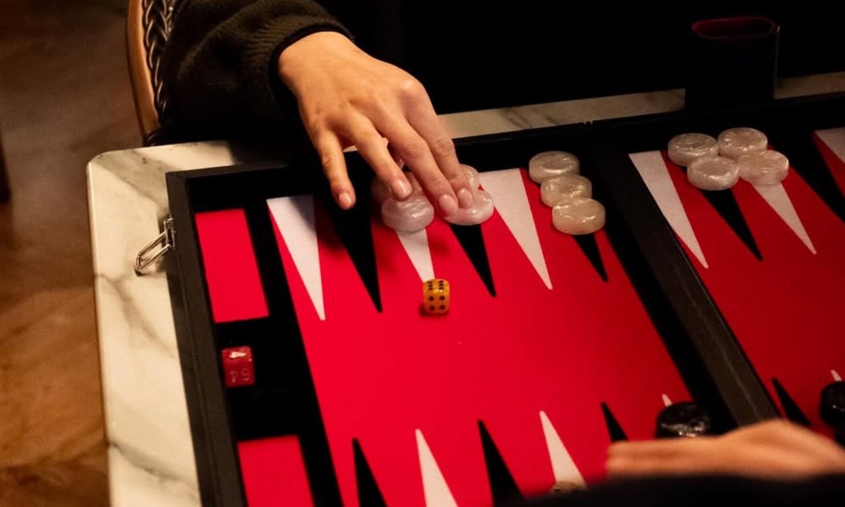 BACKGAMMON & WAX