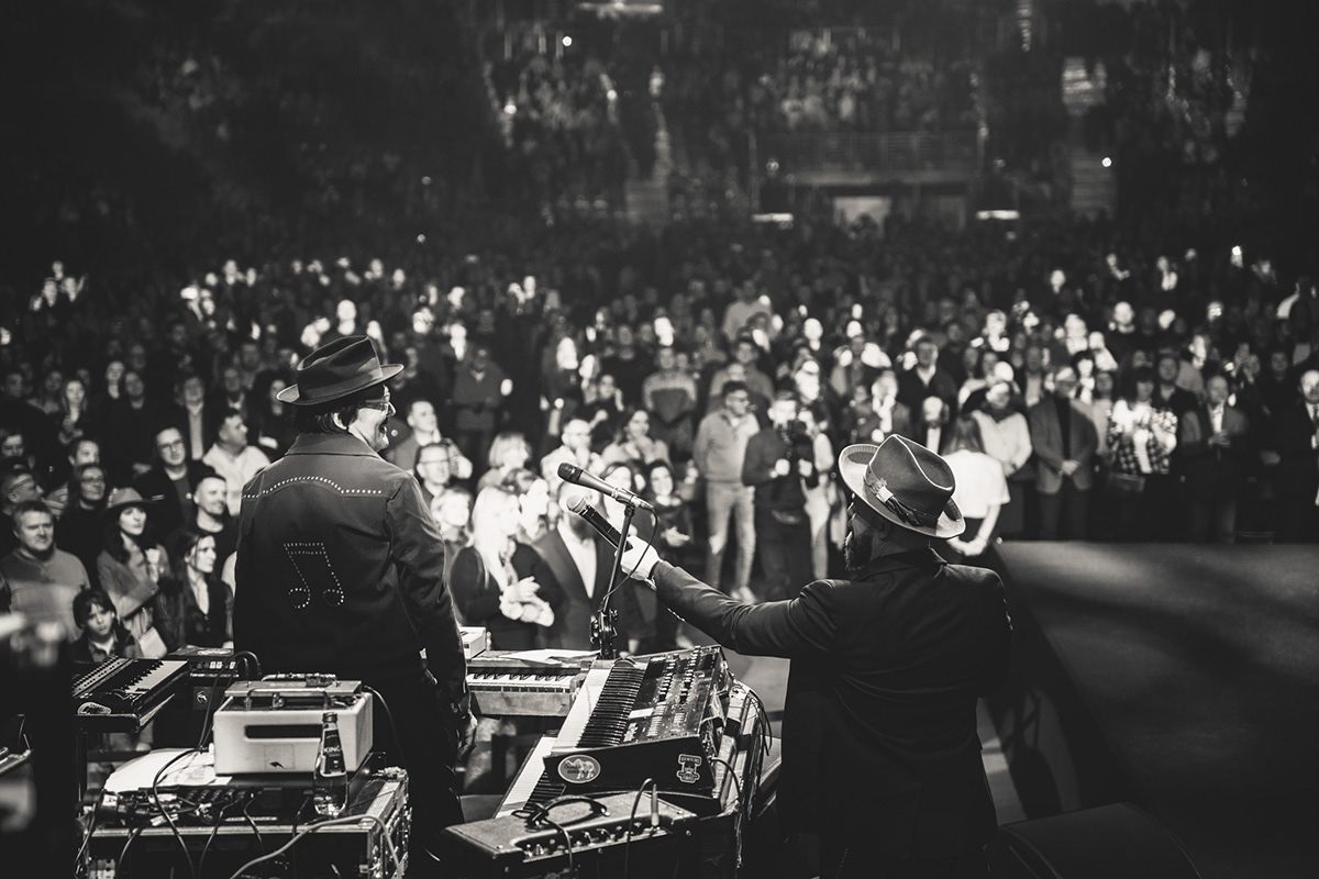 Kev Fox Live @ Lions Den Manchester